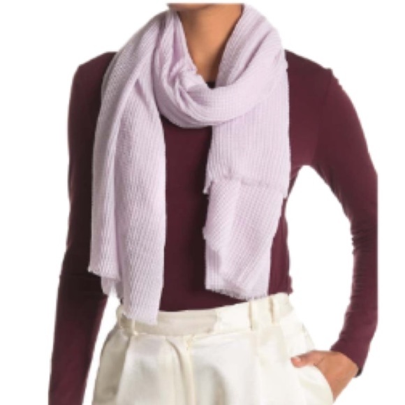 BCBG Women’s Purple Oversized Pleated Wrap Scarf NWT - Picture 1 of 2